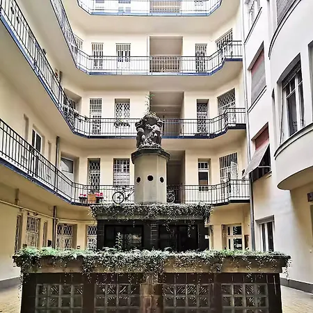 Szep Small Apartman *