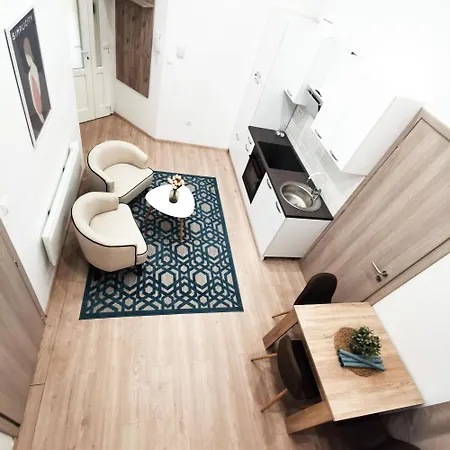 Szep Small * Budapeşte