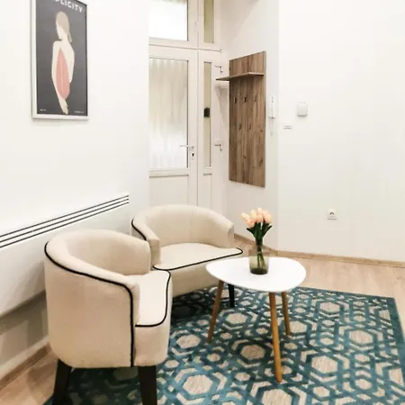 Szep Small * Budapeşte